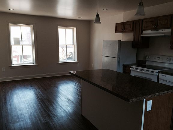 3rd image of 15 W Franklin St APT 3