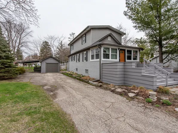 42728 N Lake Dr, Antioch, IL 60002