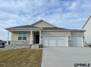 17525 Rose Lane Rd, Omaha, NE 68137