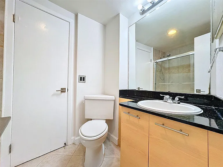3250 NE 28th St #809 — Photo 11