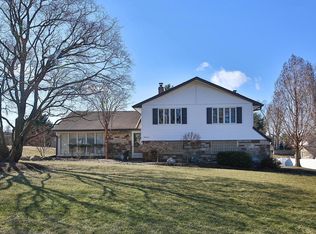 36 Chapel Hill Rd, Huntingdon Valley, PA 19006