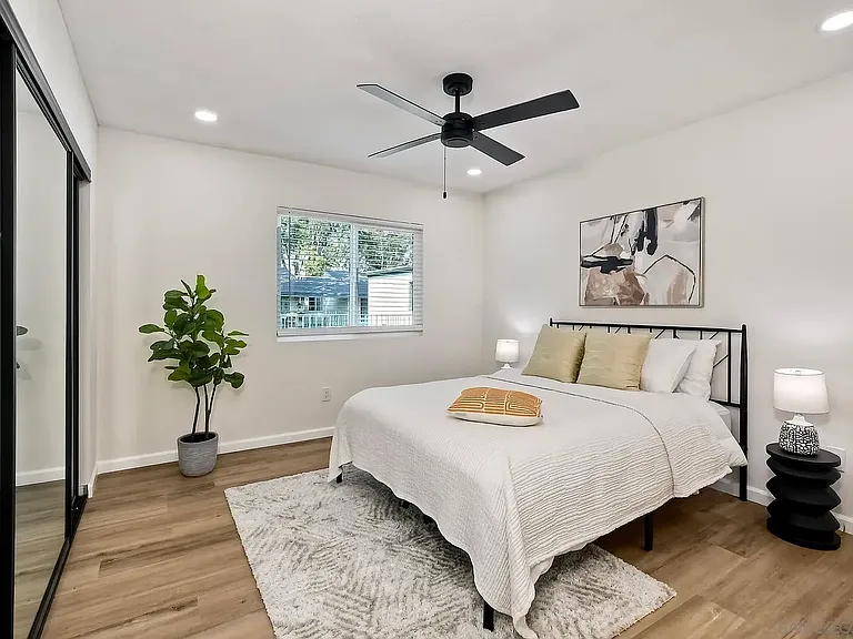 1817 E Grand Ave #72 — Photo 15