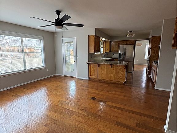 5th image of 15284 Putman Rd