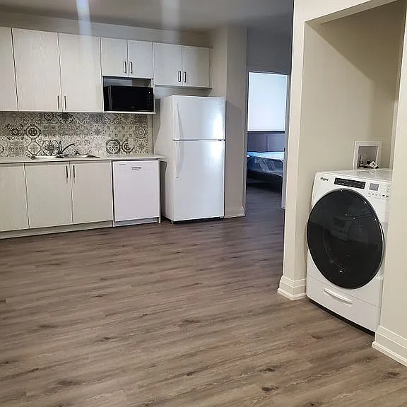 307 King St E #206 — Photo 4