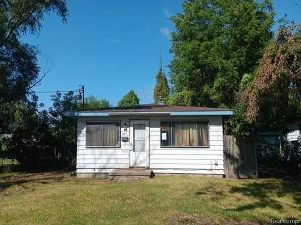 2801 Oakwood Ave, Saginaw, MI 48601