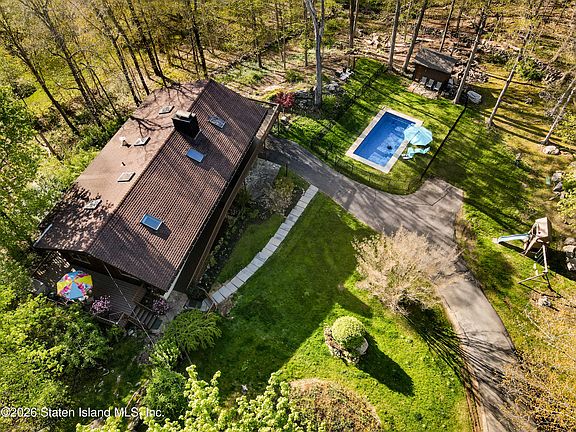 3rd image of 380 Long Ridge Rd