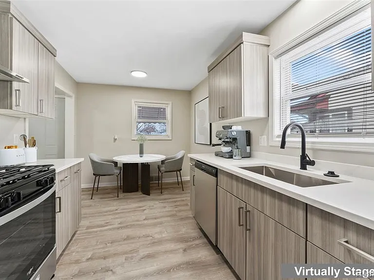 27210 Seyburn Ave — Photo 12