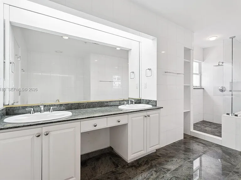 1402 Brickell Bay Dr #1601 — Photo 12