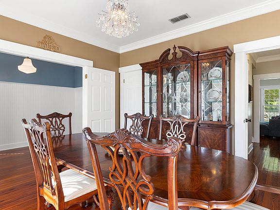 5th image of 6023 Pickwick Rd