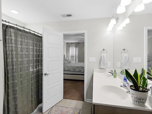 5th image of 115 Grantham Pl