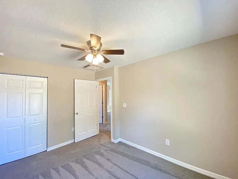 13709 SW 40th Cir — Photo 25