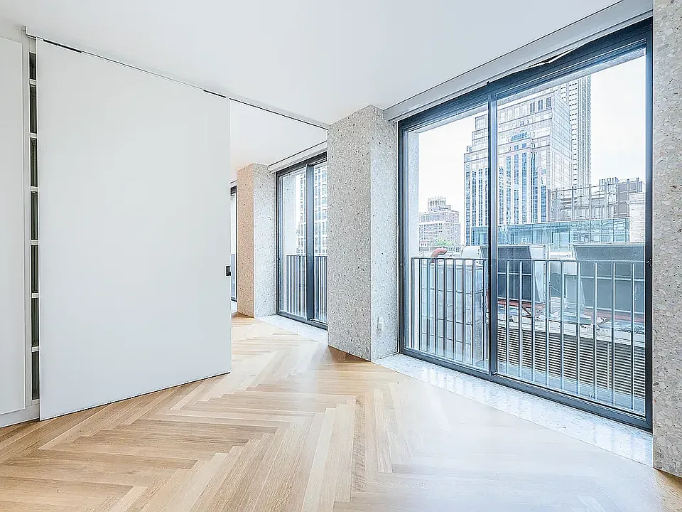 16 W 40th St #18D