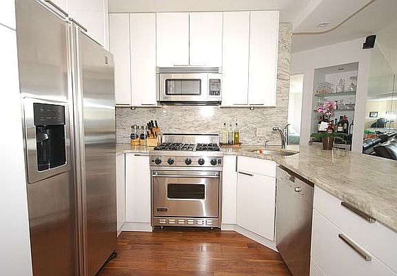4th image of 415 E 37th St APT 29C