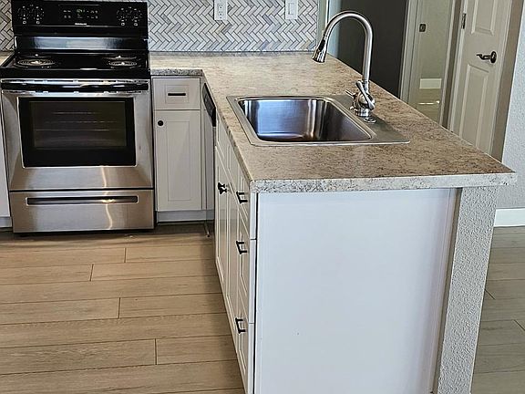 4th image of 3471 Iroquois Dr Unit 1