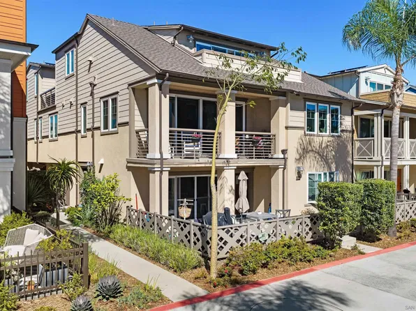 810 Santa Barbara Pl, San Diego, CA 92109