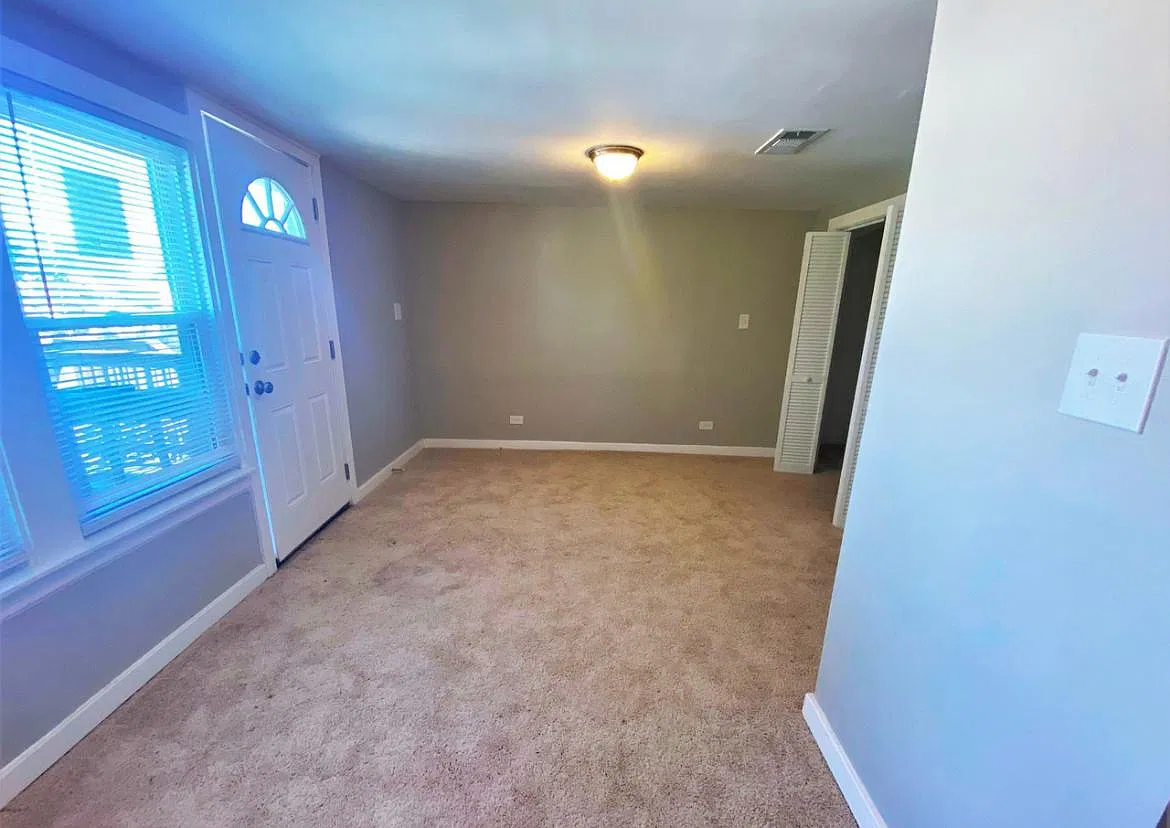 N 75th Ave, Elmwood Park — Photo 1