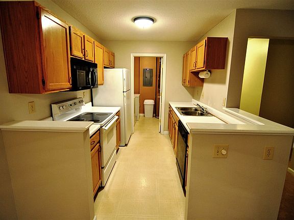 5th image of 10224 Crossbow Ct APT 1