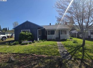 231 Harbor Dr, Riddle, OR 97469