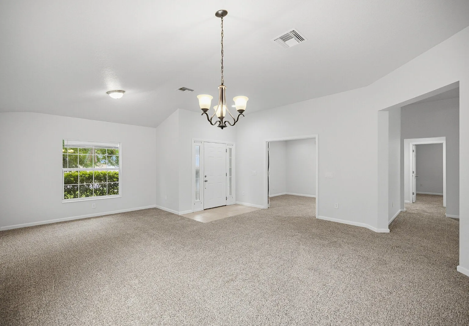 3 bed, 2.0 bath, 2185 sqft, $2,400 — Photo 4