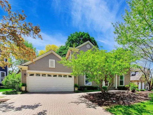 265 Southfield Dr, Vernon Hills, IL 60061