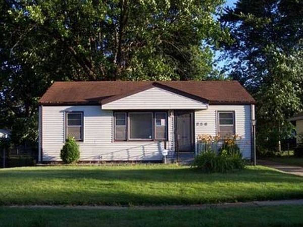 1st image of 250 Maple Dr