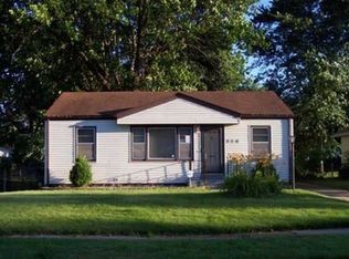 250 Maple Dr, Florissant, MO
