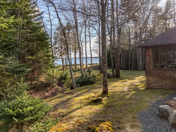 37 Narrows Way, Lamoine, ME 04605