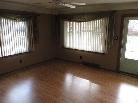 3rd image of 20313 Elizabeth St