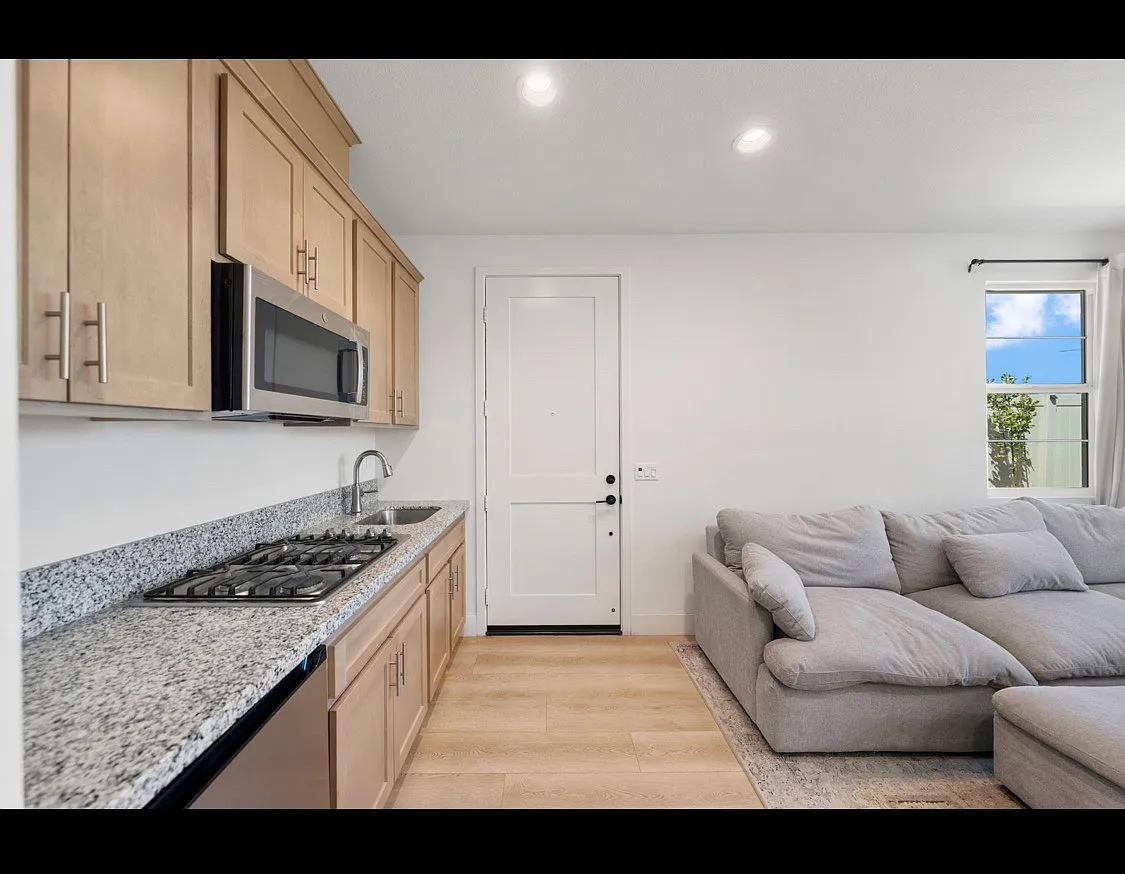 1 bed, $1,750 — Photo 3