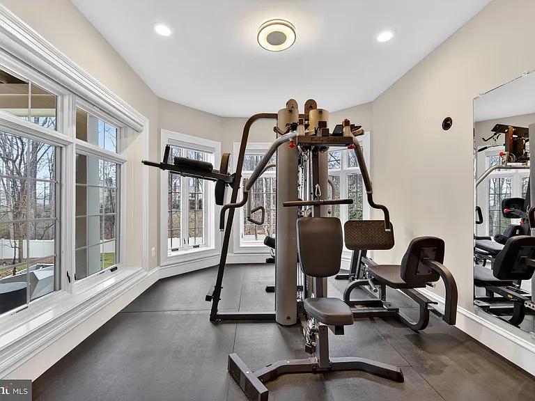 7002 River Oaks Dr — Photo 34