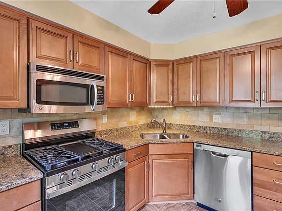 5th image of 303 Olde Ingomar Ct