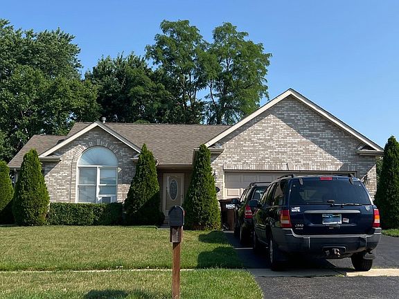 3rd image of 181 Clover Chase Cir