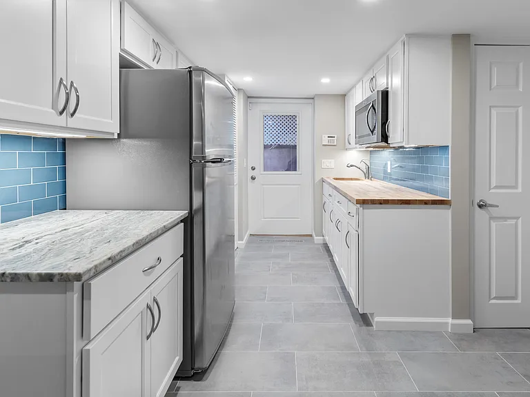 44 Hillcrest Ave — Photo 23