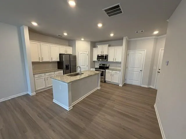 3 bed, 2.5 bath, 1553 sqft, $2,350 — Photo 2