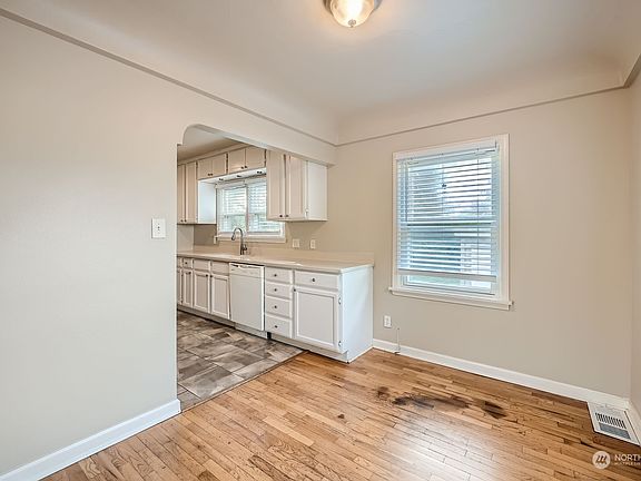 4th image of 2627 S 146th Street