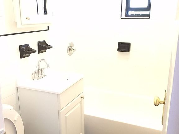5th image of 89 Crooke Ave APT 5J