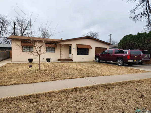 904 Valverde St, Carlsbad, NM 88220