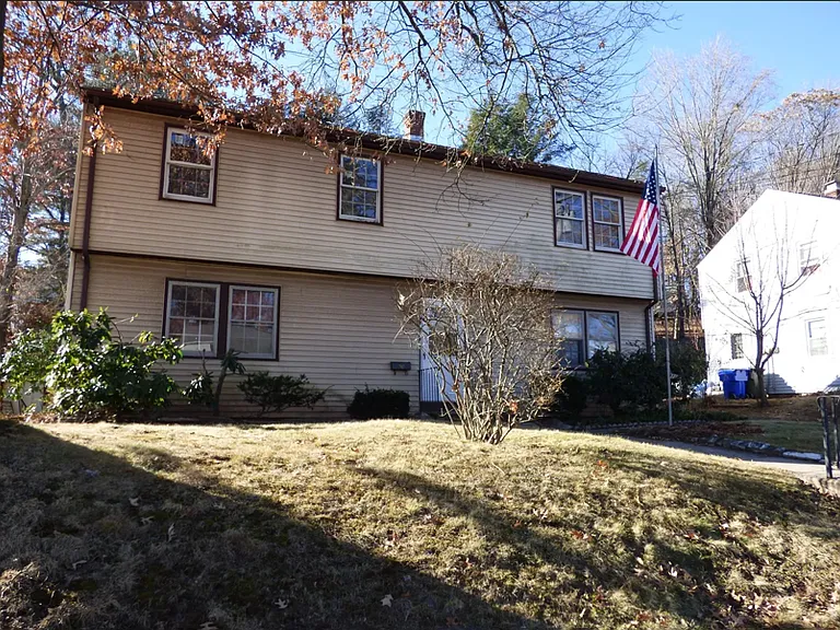 133 Mayflower St — Photo 8