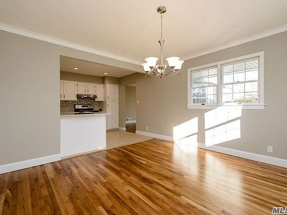 4th image of 11 Talbot Ln
