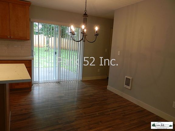 3rd image of 5605 N 39th St