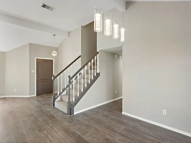 816 Clearwater Trl — Photo 12