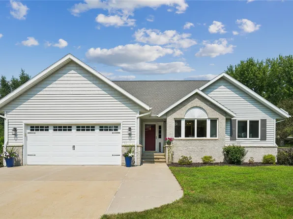 4131 Cedar Heights Trl, Center Point, IA 52213