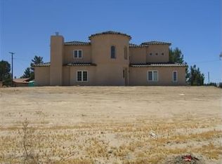 14385 Riverside Dr, Apple Valley, CA 92307