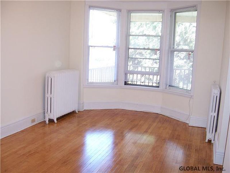 3rd image of 41 MANNING Boulevard