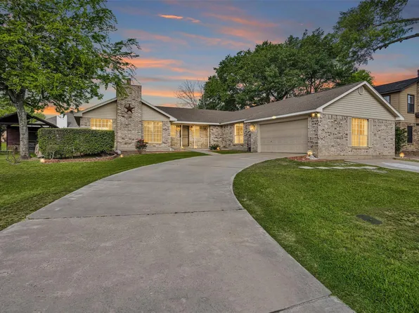 6878 Kingston Cove Ln, Willis, TX 77318