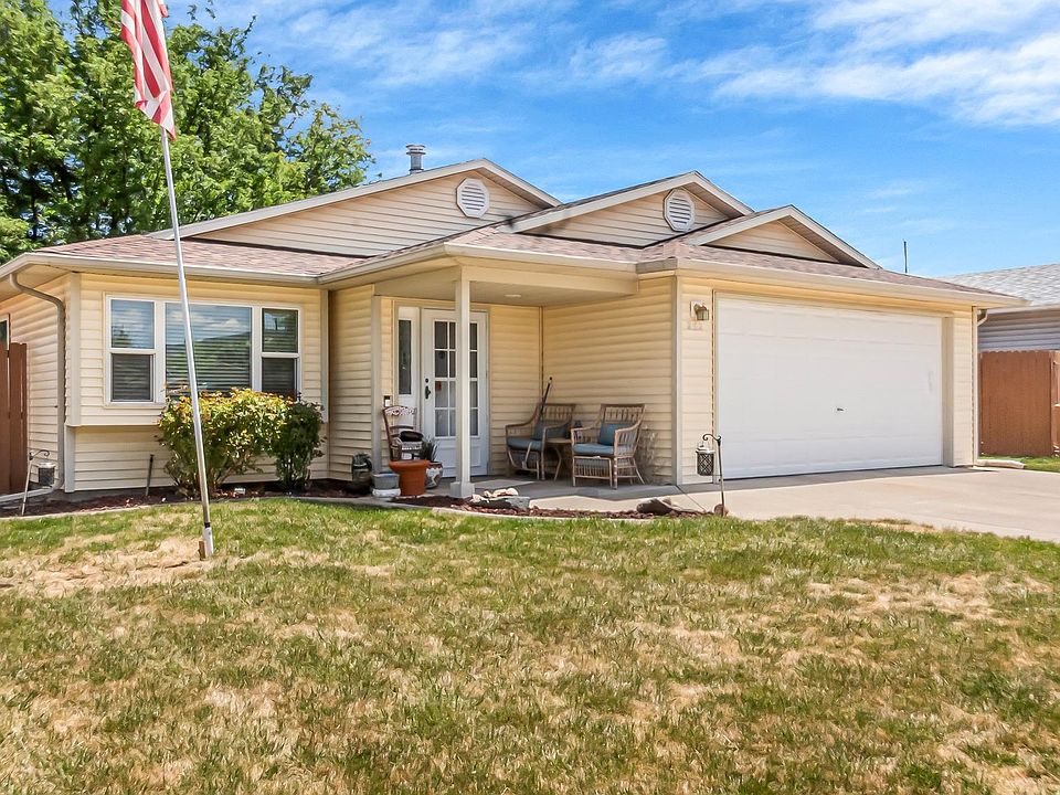 1st image of 252 W Gloucester Cir