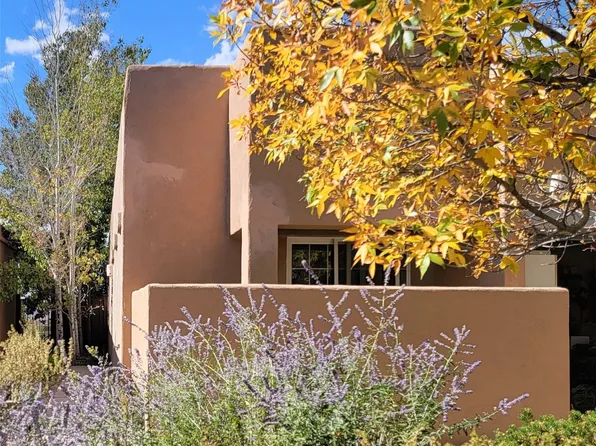 170 Carson Valley Way, Santa Fe, NM 87508