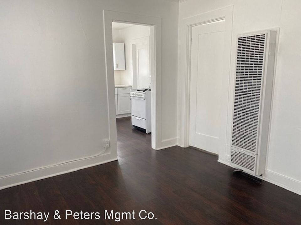 1st image of 445 28th St #445