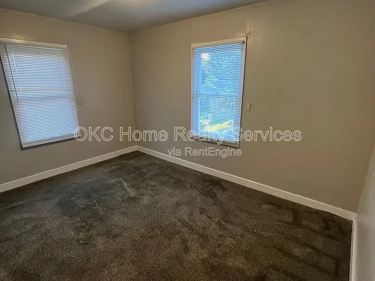 116 W Beech St — Photo 4