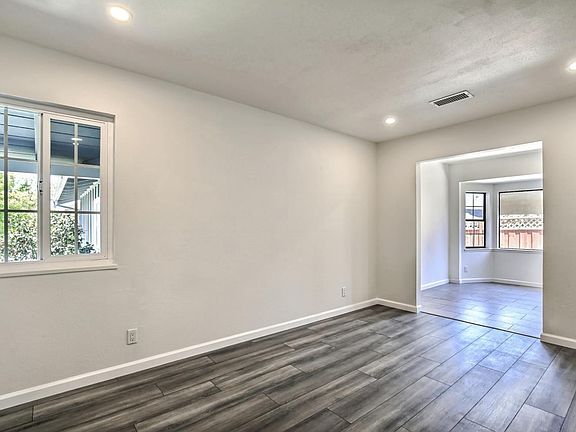 5th image of 7814 Lilac Ct